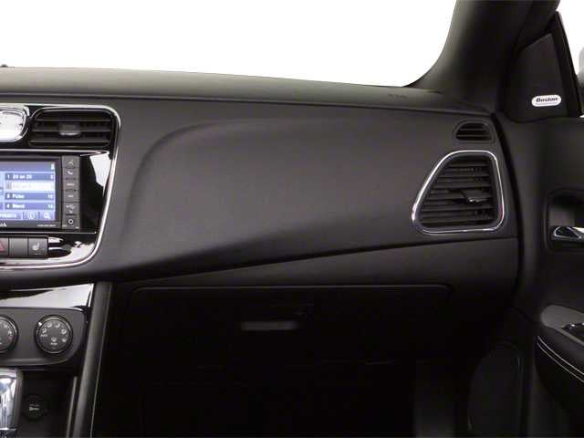 2013 Chrysler 200 S