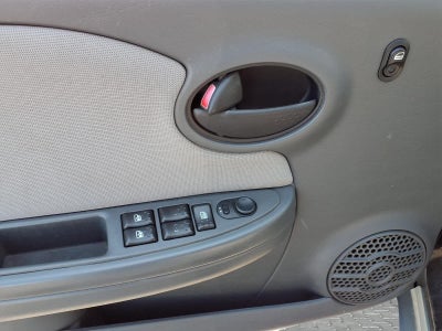 2003 Saturn Ion ION 2