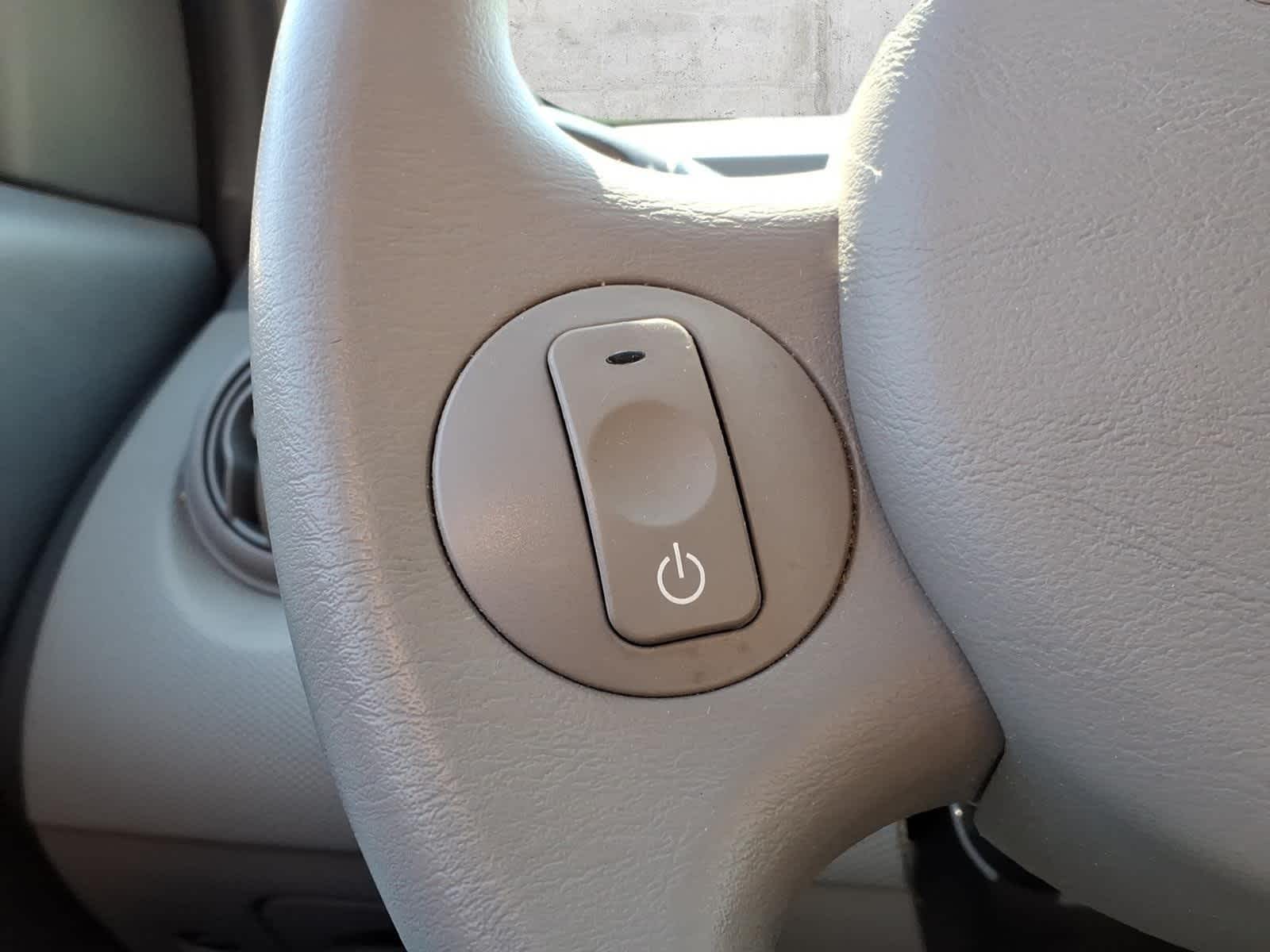 2003 Saturn Ion ION 2