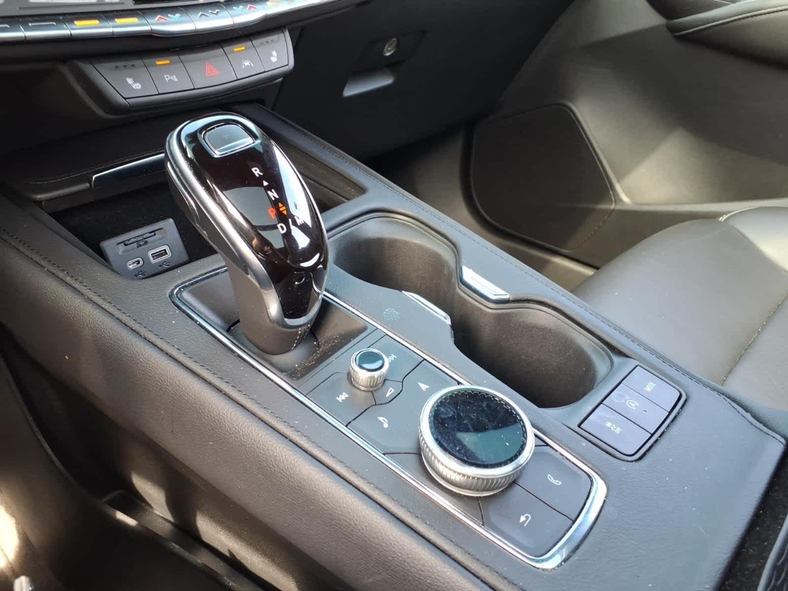 2022 Cadillac XT4 AWD Luxury