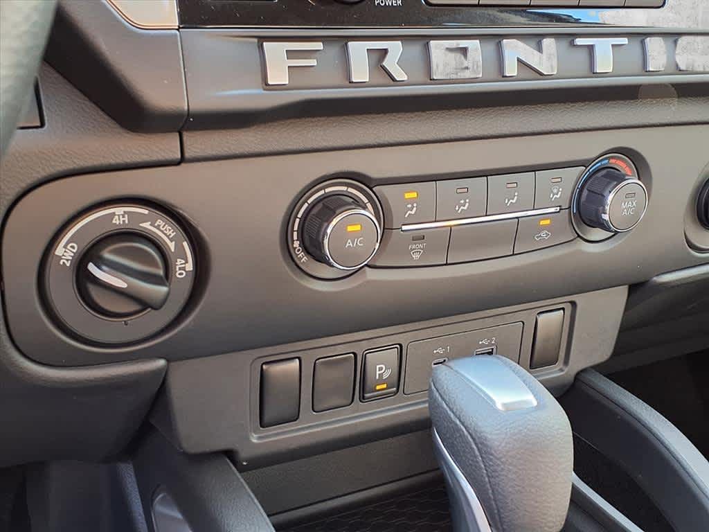 2025 Nissan Frontier SV