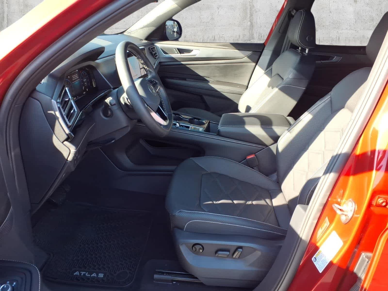 2024 Volkswagen Atlas Cross Sport 2.0T SE w/Technology