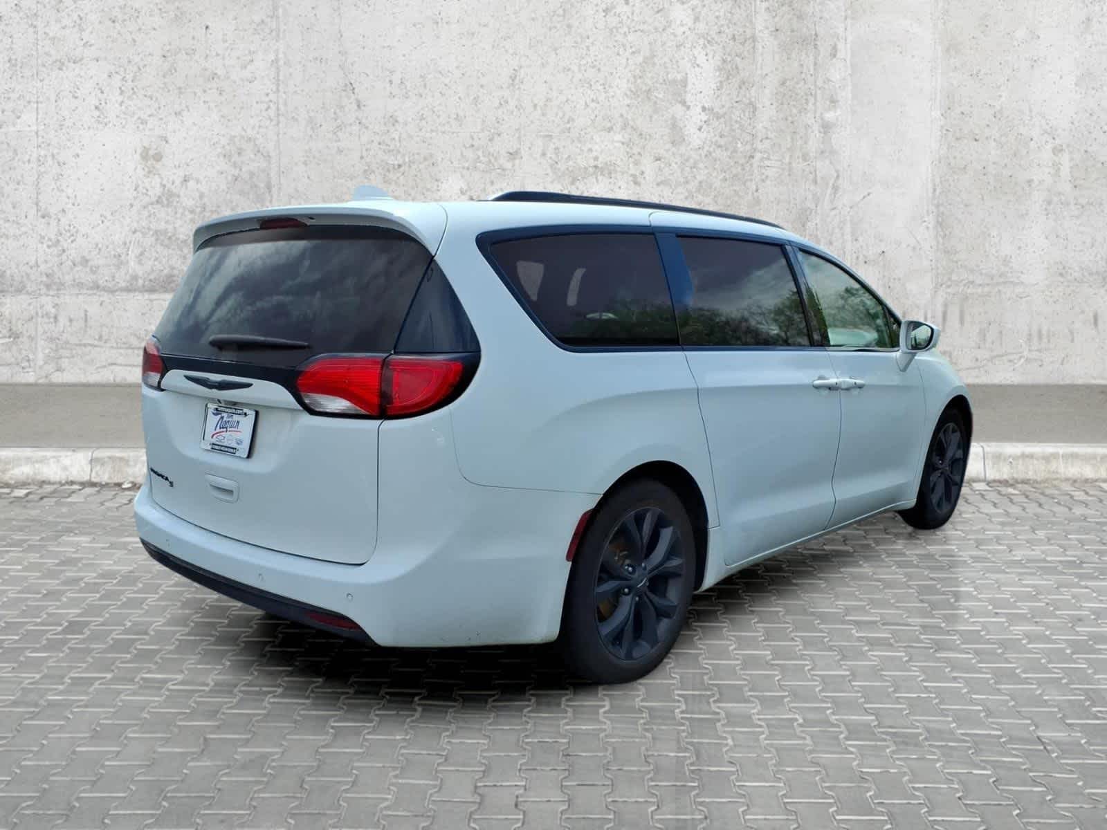 2020 Chrysler Pacifica Touring L