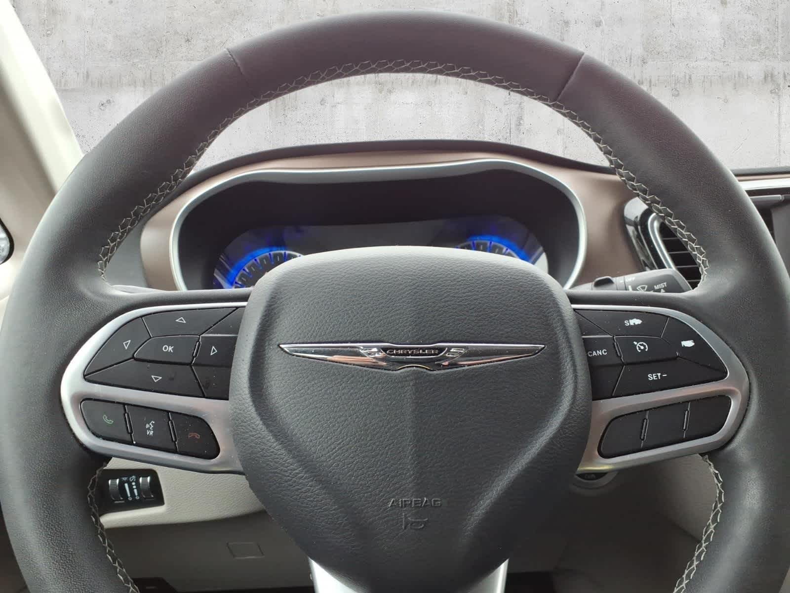 2023 Chrysler Voyager LX