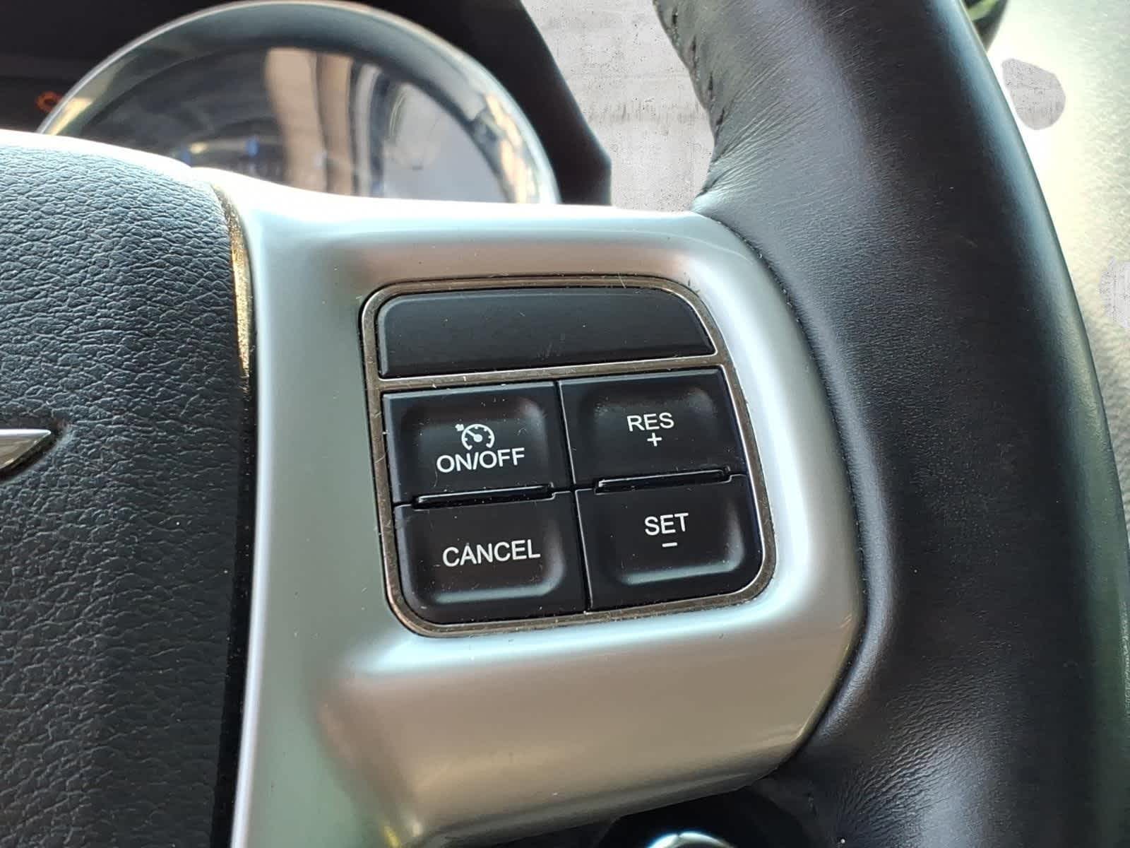2013 Chrysler Town & Country Touring-L