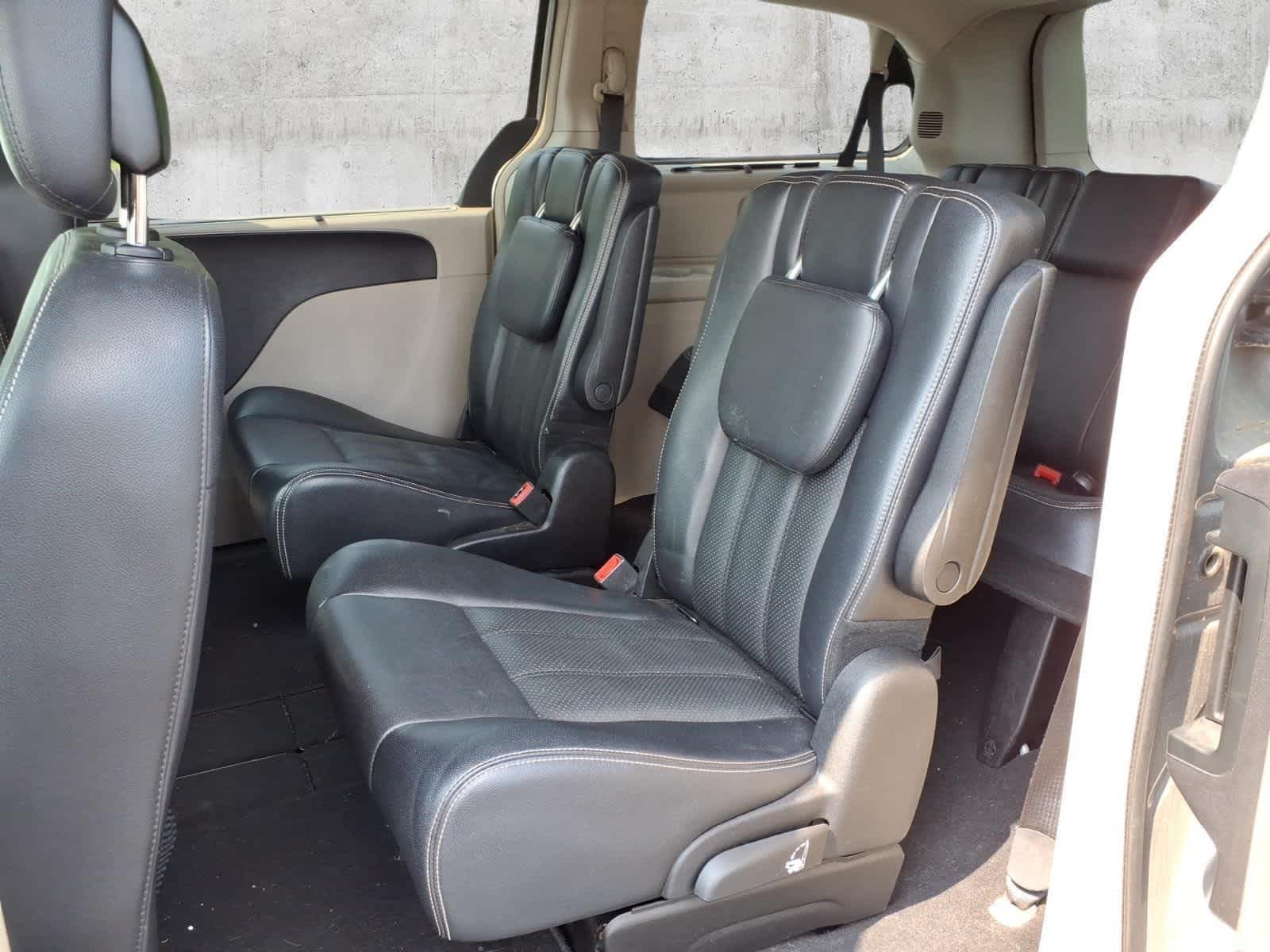 2013 Chrysler Town & Country Touring-L