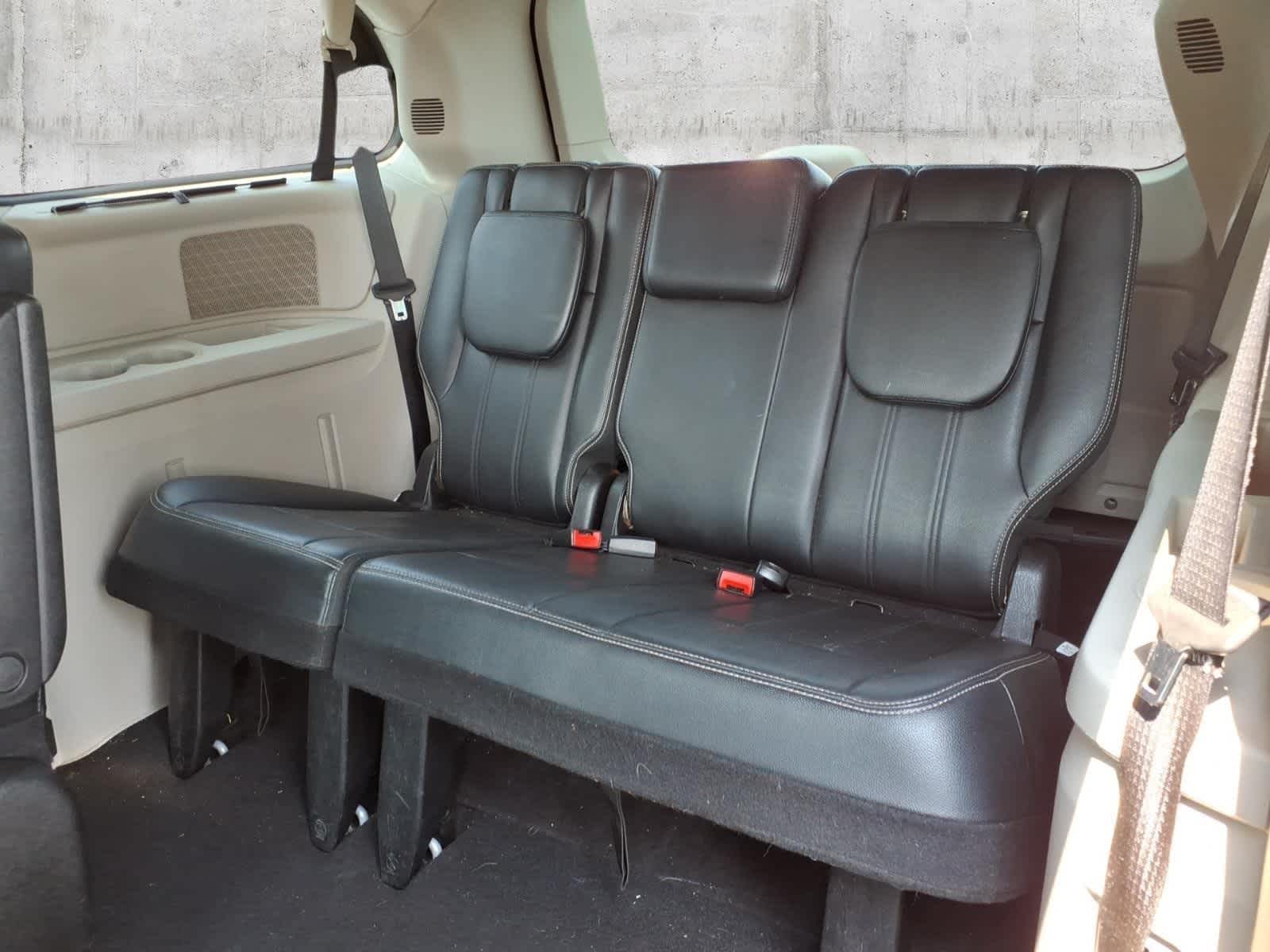 2013 Chrysler Town & Country Touring-L