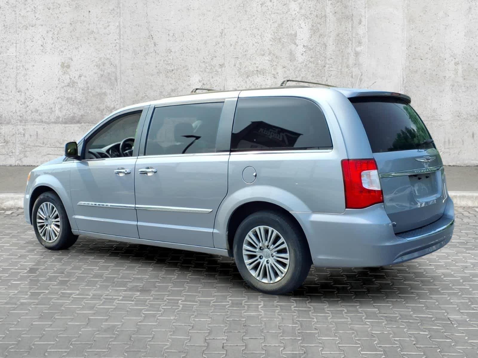2013 Chrysler Town & Country Touring-L