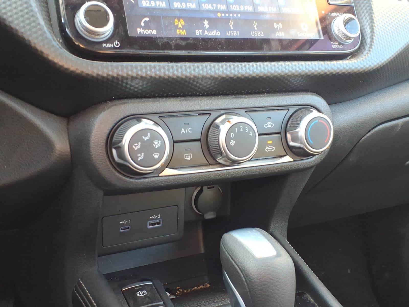 2023 Nissan Kicks SV