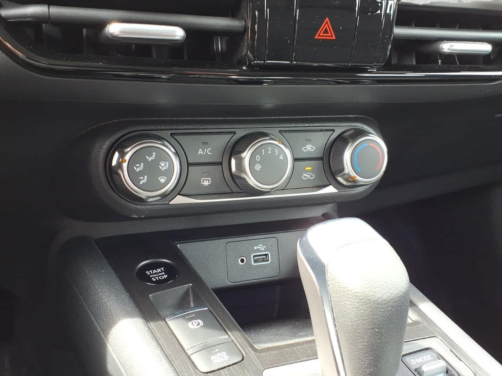 2025 Nissan Kicks S