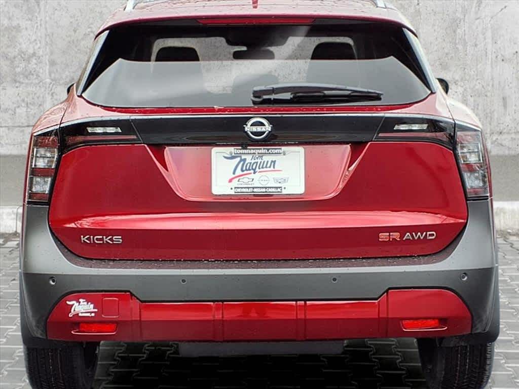 2025 Nissan Kicks SR