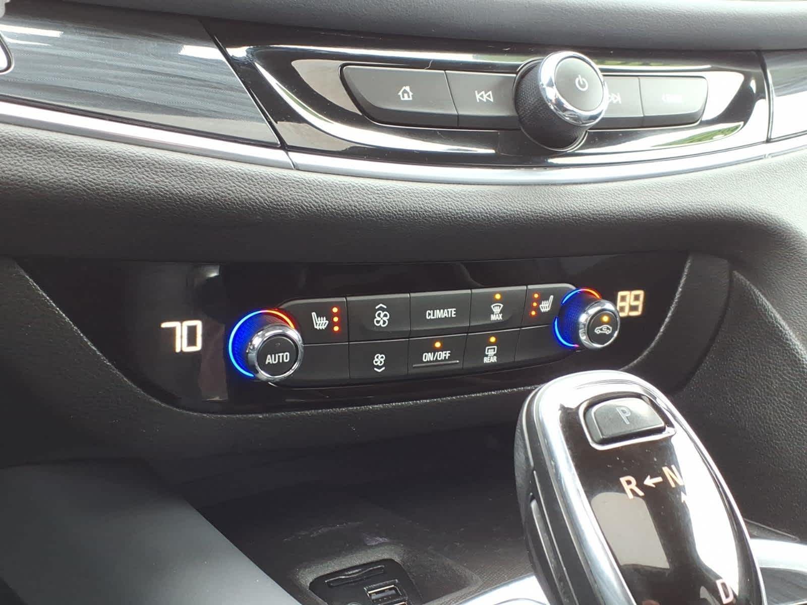 2021 Buick Enclave Essence