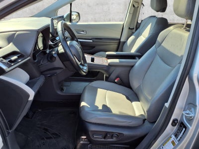 2022 Toyota Sienna XLE