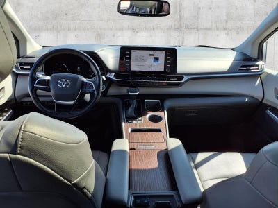 2022 Toyota Sienna XLE