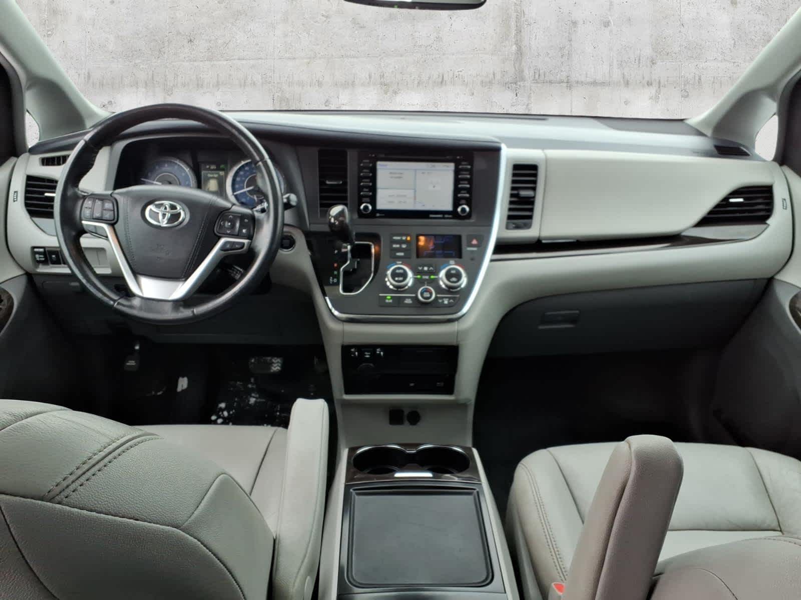 2018 Toyota Sienna XLE Premium