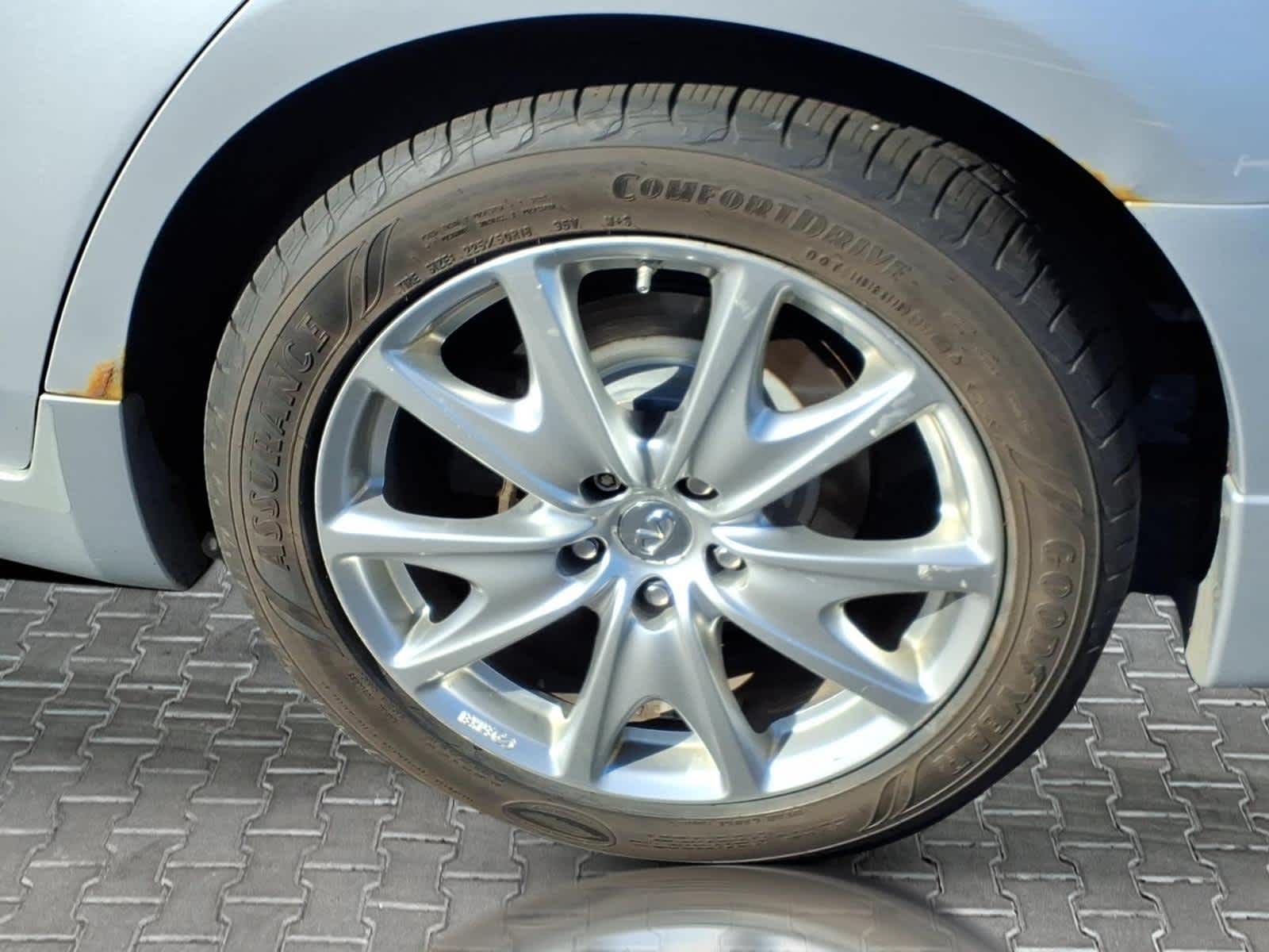 2011 INFINITI G37 Sedan x