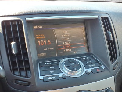 2011 INFINITI G37 Sedan x