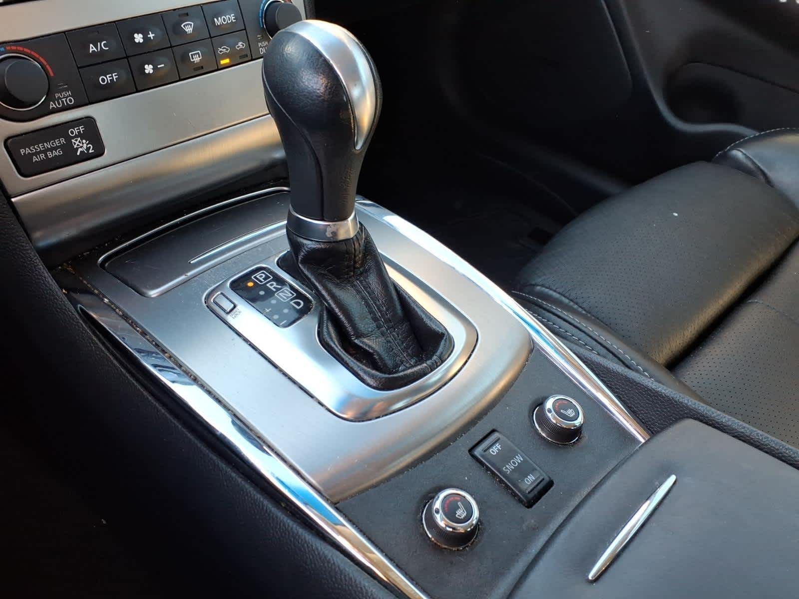 2011 INFINITI G37 Sedan x