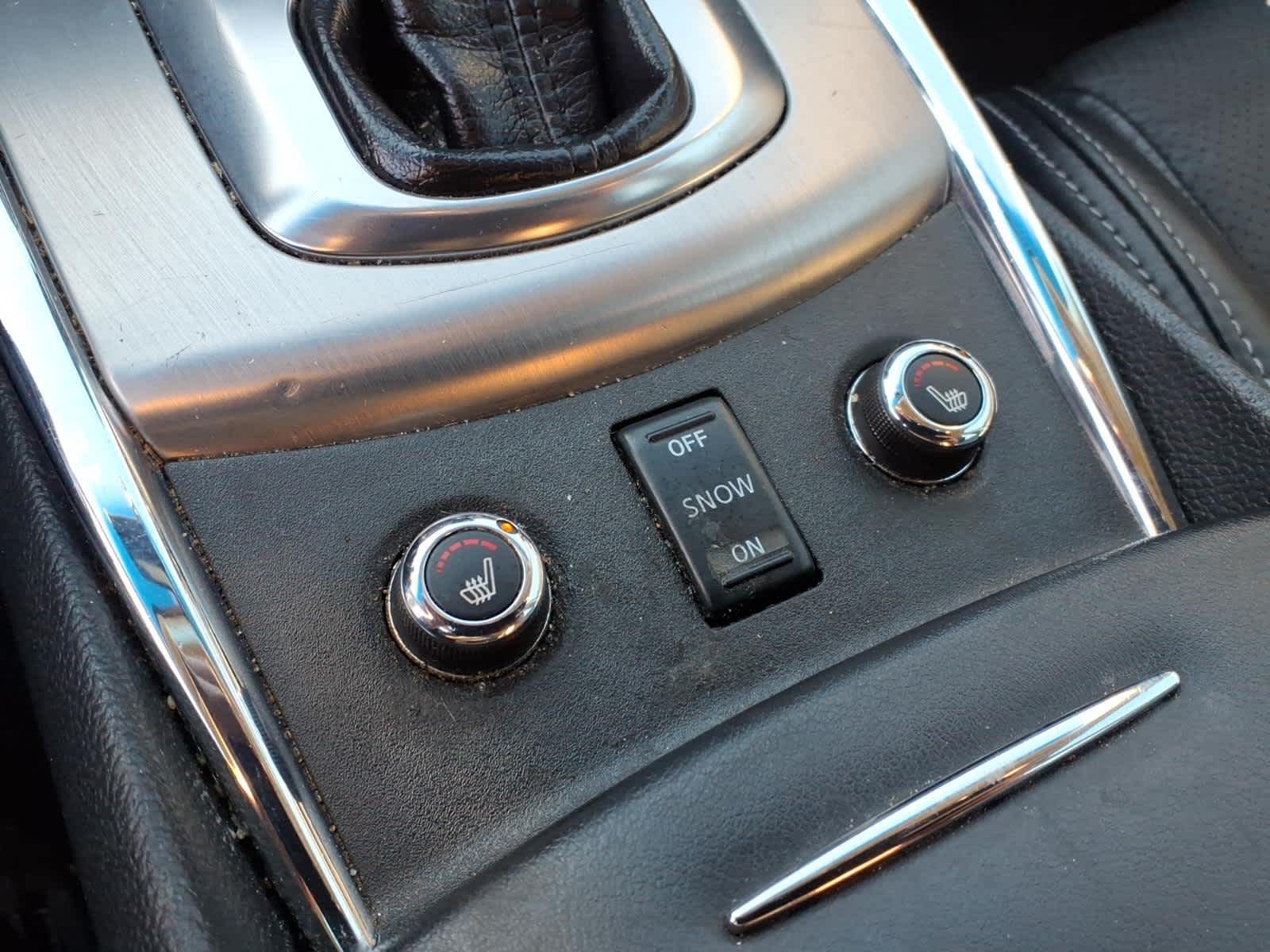 2011 INFINITI G37 Sedan x