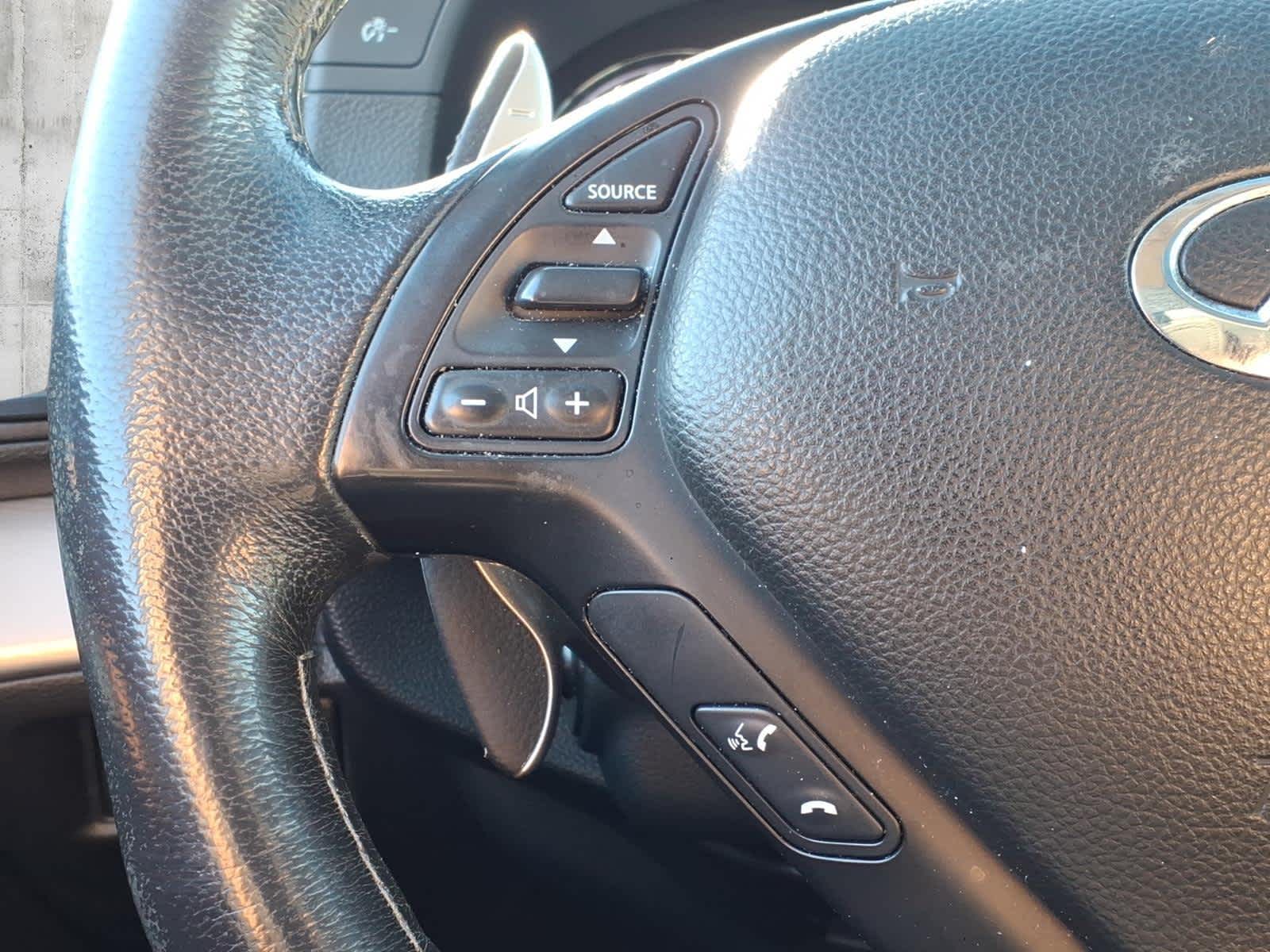 2011 INFINITI G37 Sedan x