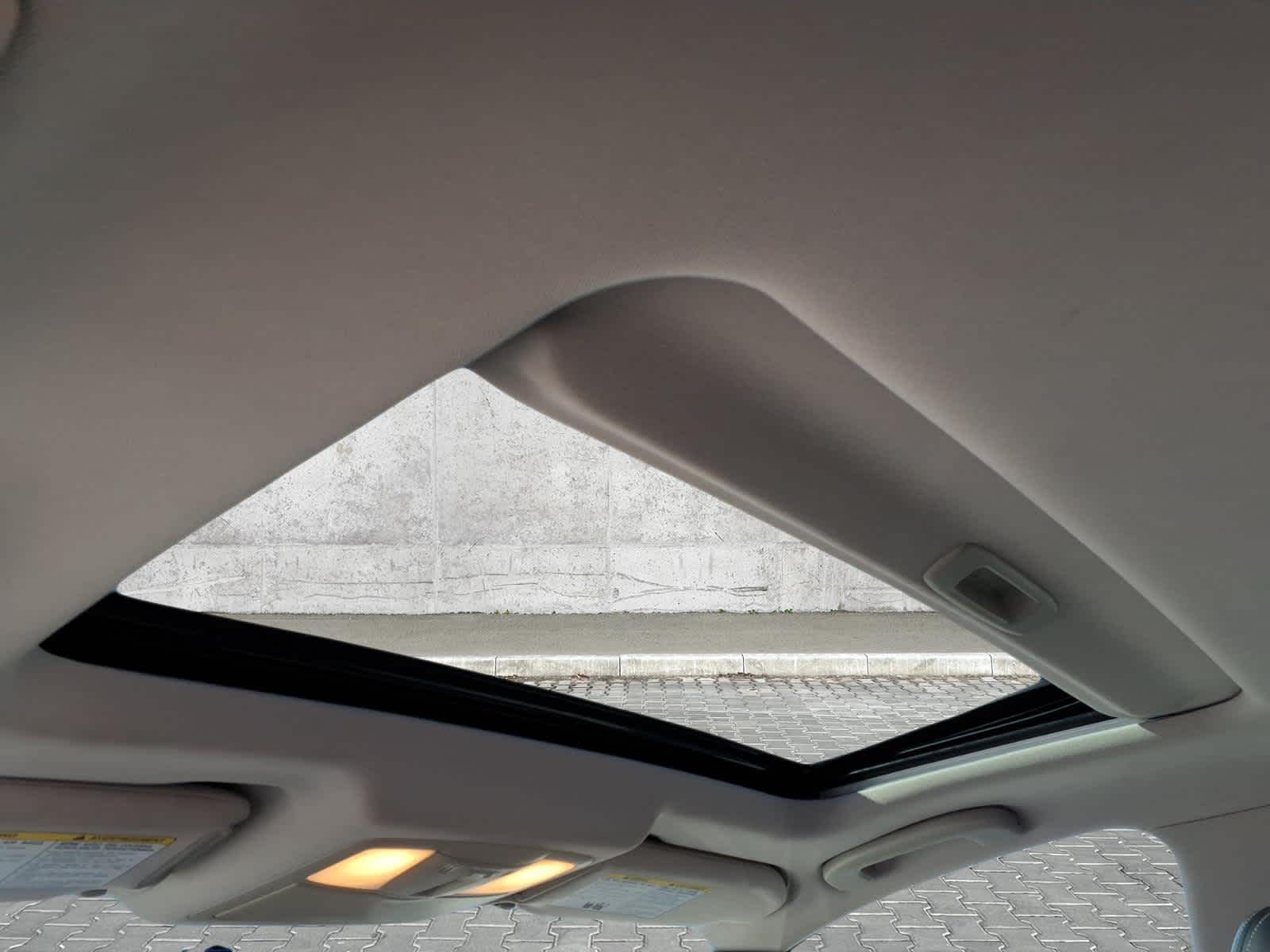 2011 INFINITI G37 Sedan x