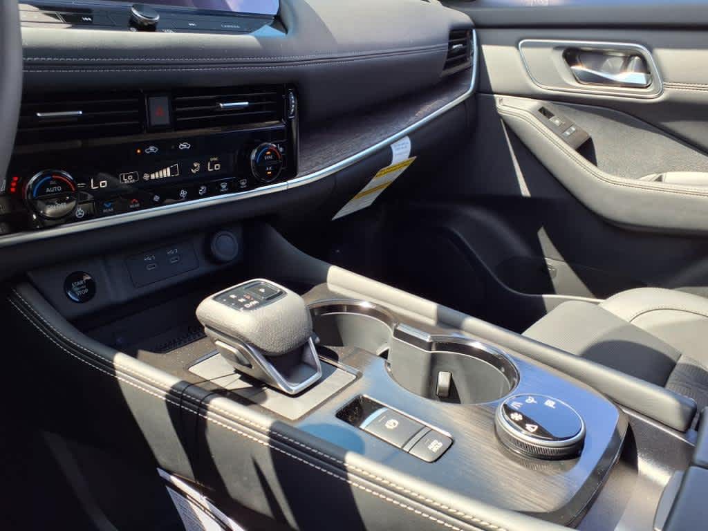 2025 Nissan Rogue Platinum