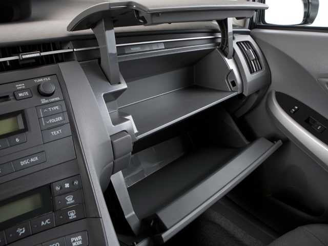 2010 Toyota Prius III
