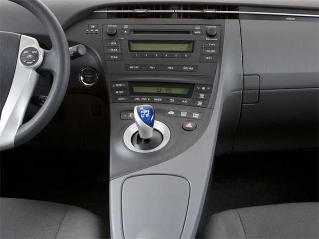 2010 Toyota Prius III