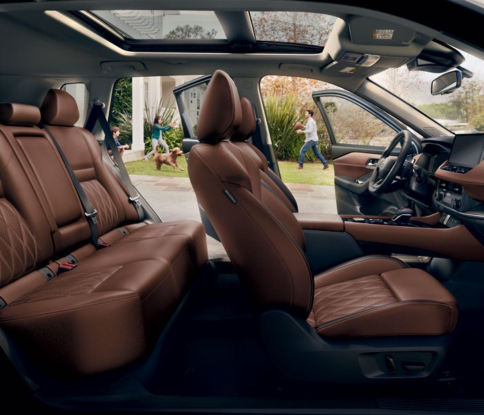 Tom Naquin Nissan in Elkhart IN