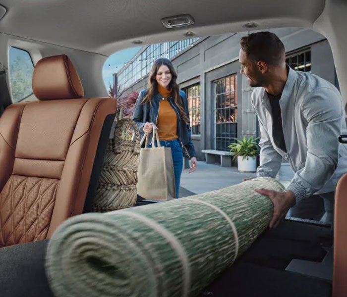 Tom Naquin Nissan in Elkhart IN