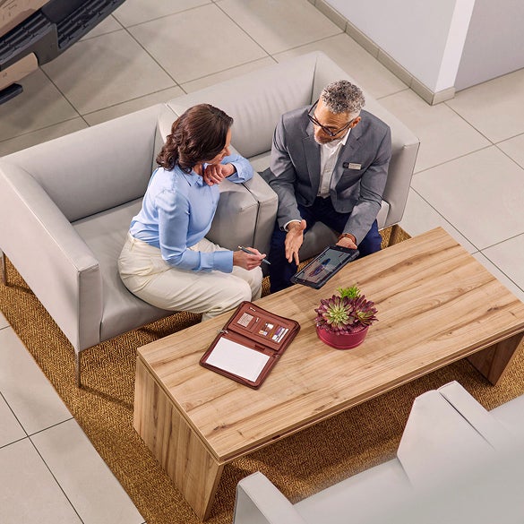 Tom Naquin Nissan in Elkhart IN