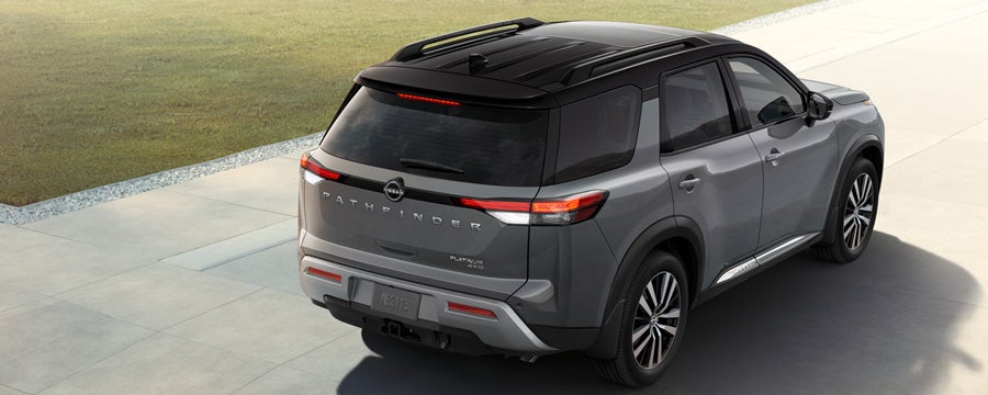 Tom Naquin Nissan in Elkhart IN