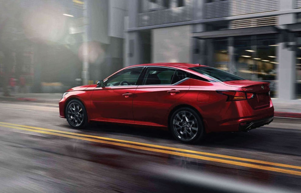 Tom Naquin Nissan in Elkhart IN